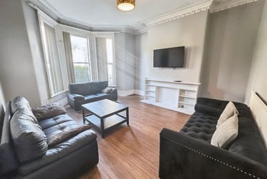 8 bed house, Lipson Road, Lipson, Plymouth, PL48PN - Image 1